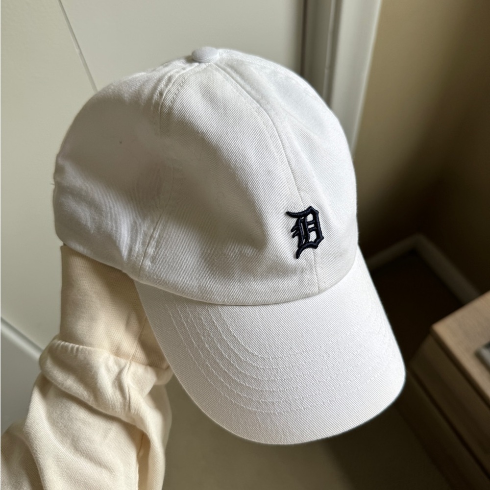 Detroit Tigers / Under Armour White Baseball Cap
